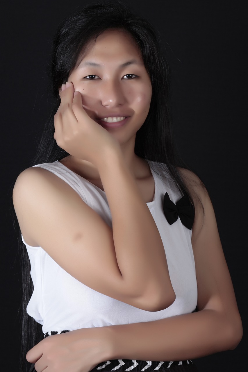 古麗娜扎短發(fā)造型最新圖片，展現時(shí)尚魅力風(fēng)采